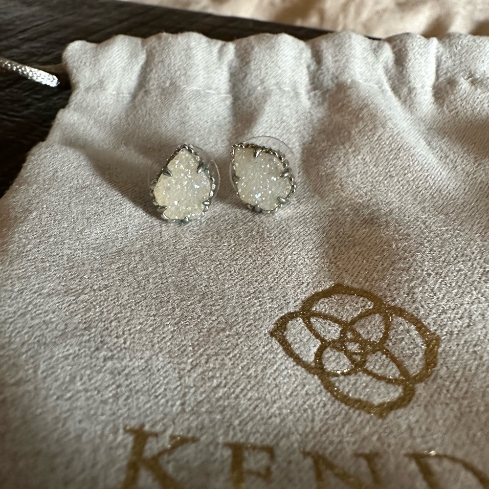 Kendra Scott Tessa earrings